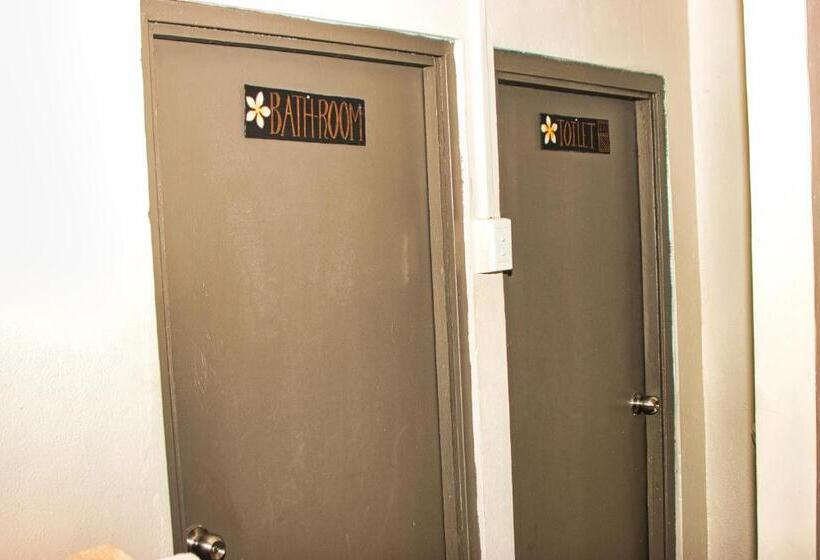 Пансион Guddy’s Riverside Cottage