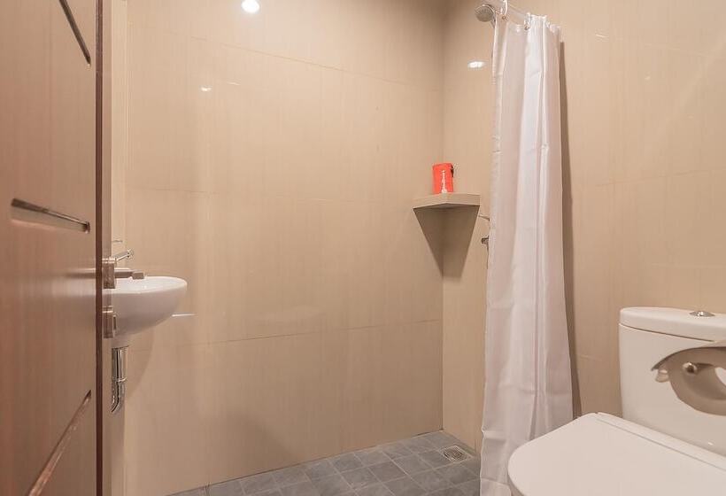 펜션 Reddoorz Plus @ Siradj Salman Samarinda