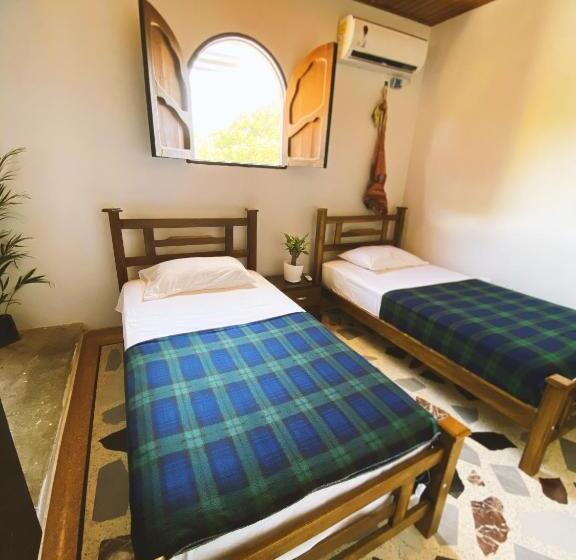 ペンション Tia Chela Hostel