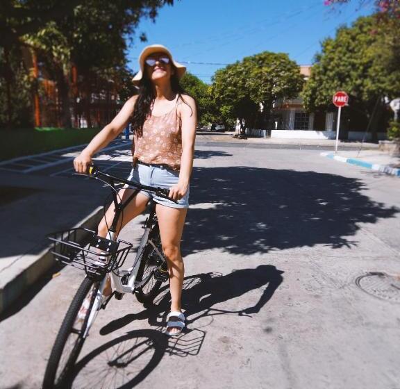 ペンション Tia Chela Hostel