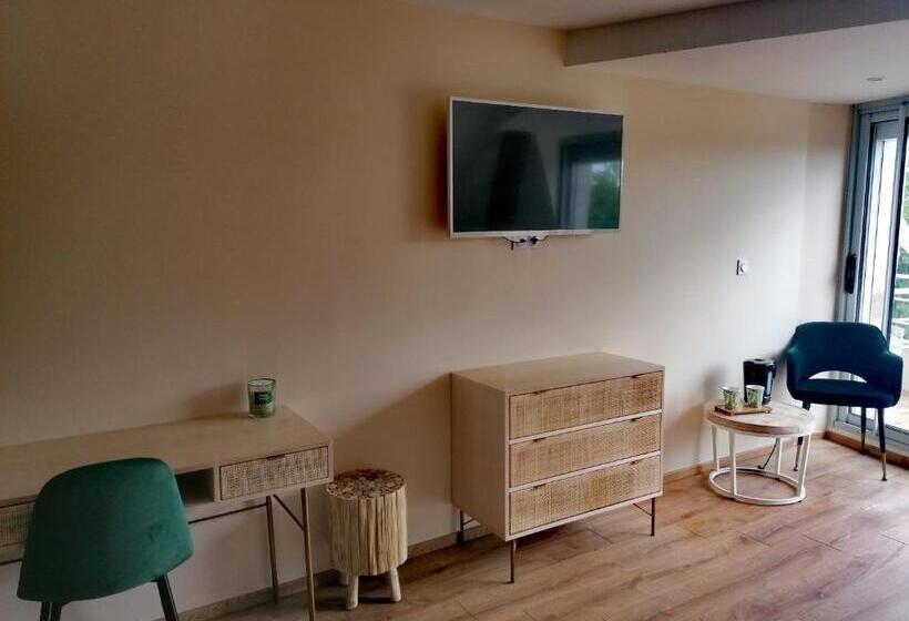 مبيت وإفطار Les Chambres De La Cotinière   Bord De Saône   St Jean De Losne