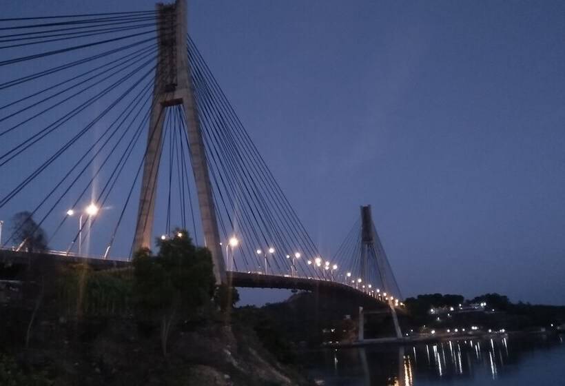 בית מלון כפרי Barelang Bridge