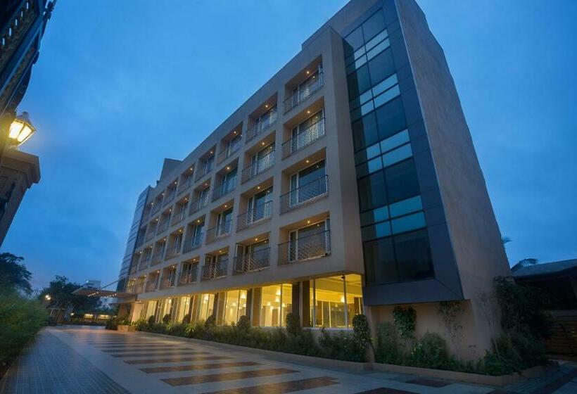 酒店 Diwatel Grande Resort