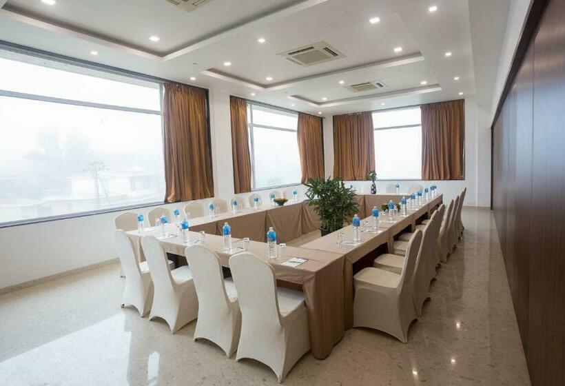 فندق Diwatel Grande Resort