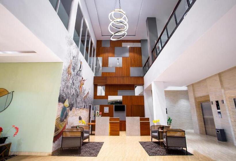 هتل Grand Zuri Ketapang