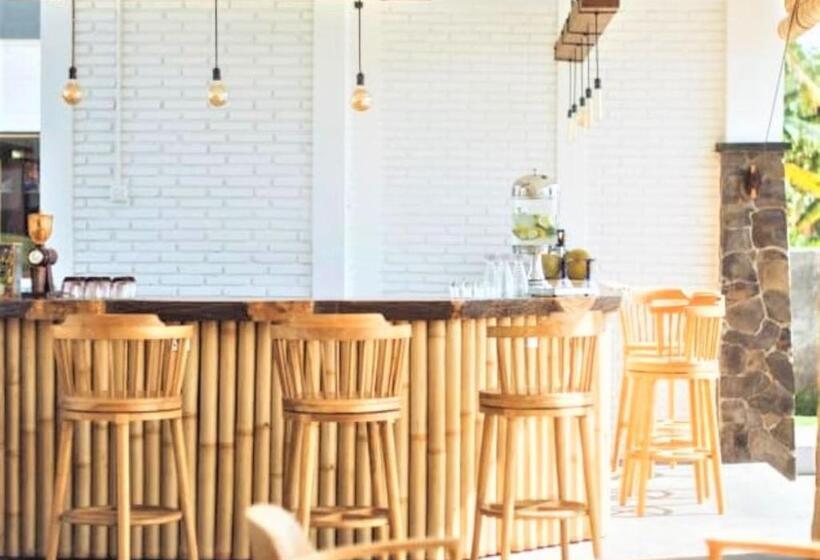 בית מלון כפרי Hi Blue Bali Melasti Dive Resort