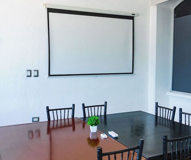 Отель Maioris El Diez Culiacan