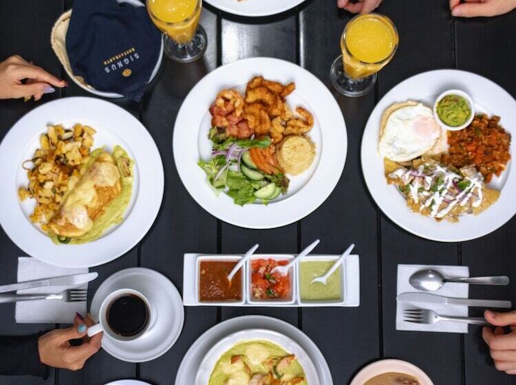 Отель Maioris El Diez Culiacan