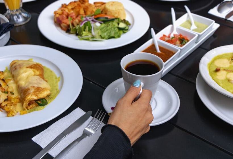 Отель Maioris El Diez Culiacan