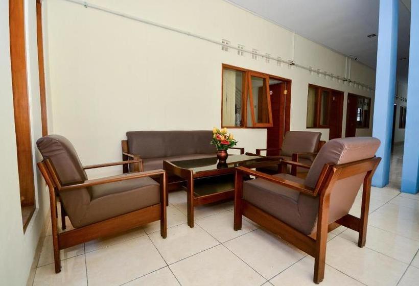 בית מלון כפרי Spot On 2797 The Flash Residence