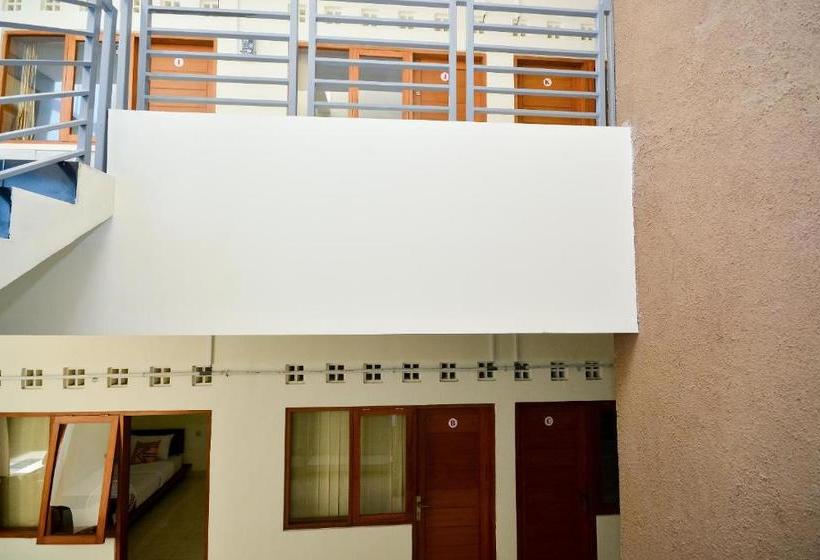 ホテル Spot On 2797 The Flash Residence