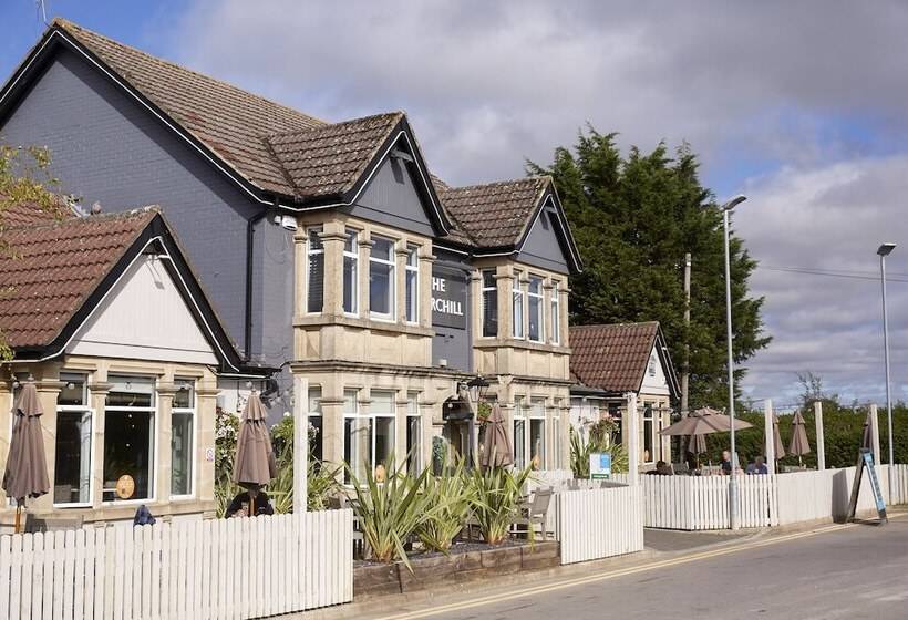 בית מלון כפרי The Churchill By Greene King Inns