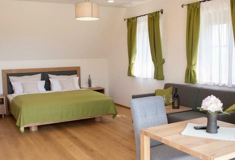 בית מלון כפרי Weingut Assigal