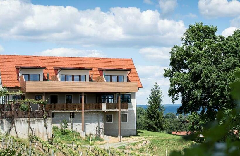 בית מלון כפרי Weingut Assigal