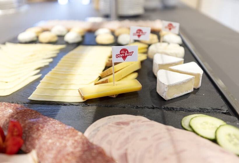 Jufa Hotel Laterns   Klangholzhus