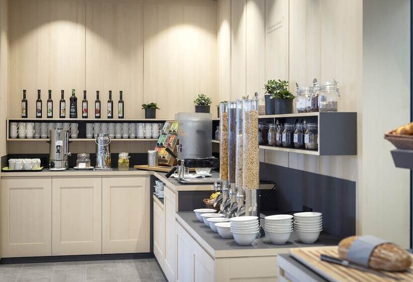 Jufa Hotel Laterns   Klangholzhus