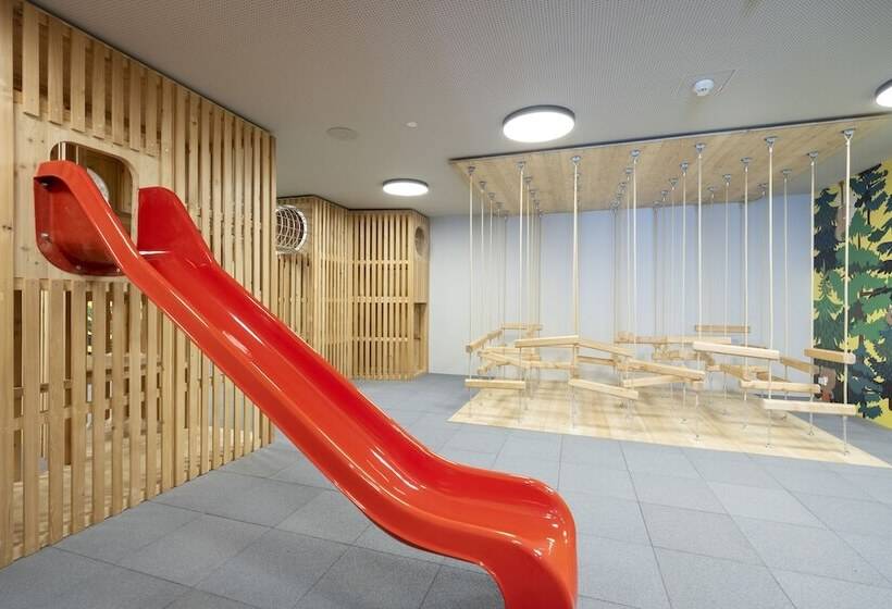 Jufa Hotel Laterns   Klangholzhus