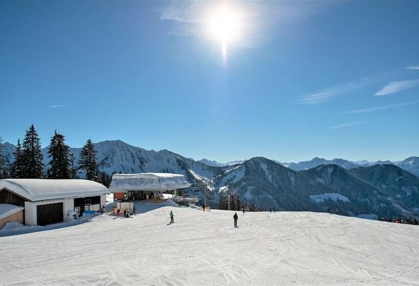 Jufa Hotel Laterns   Klangholzhus