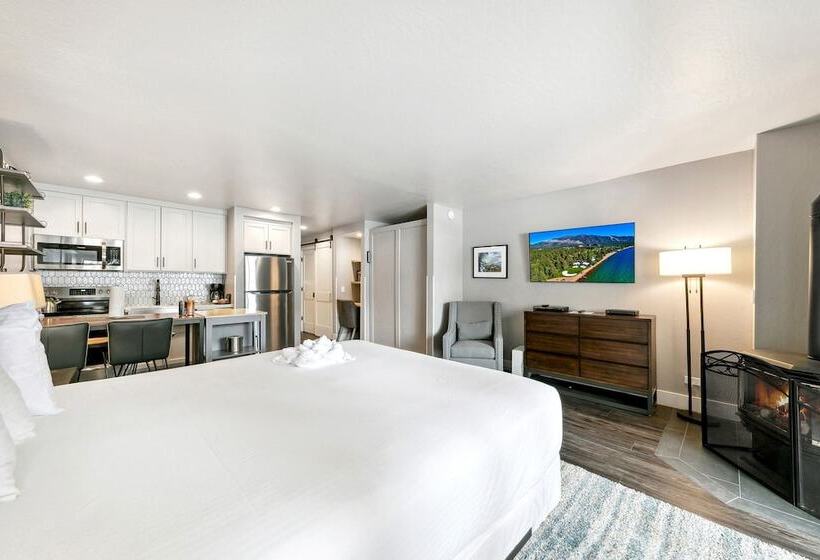 Newly Remodeled Studio At Lakeland Village Hotel Room By Redawning