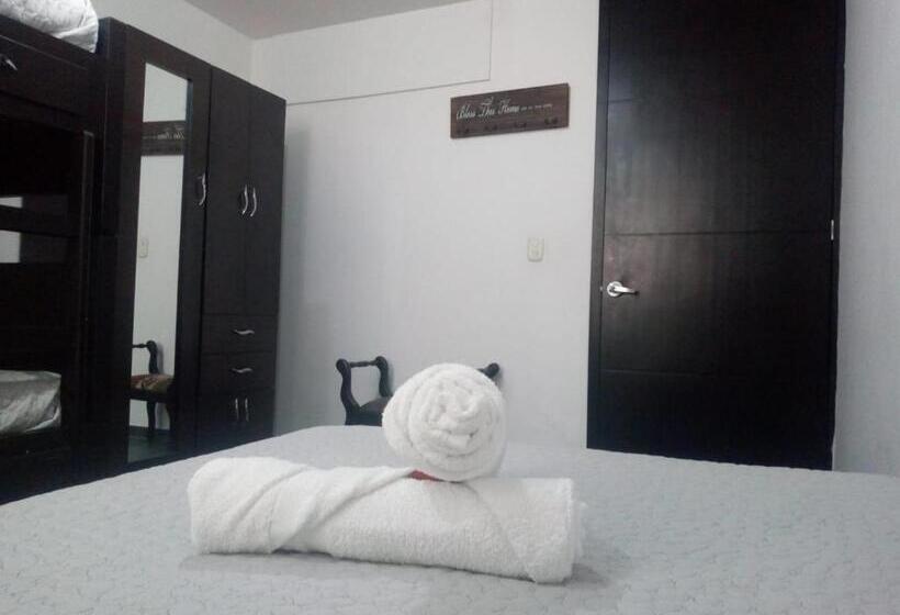 펜션 Alojamiento Cómo En Casa Cerca Al Aeropuerto!!