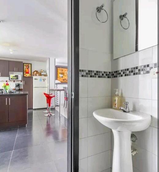 펜션 Alojamiento Cómo En Casa Cerca Al Aeropuerto!!