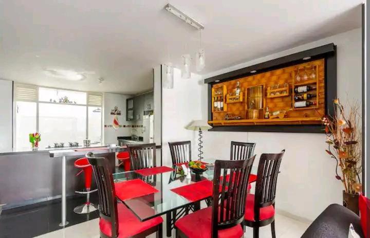 펜션 Alojamiento Cómo En Casa Cerca Al Aeropuerto!!