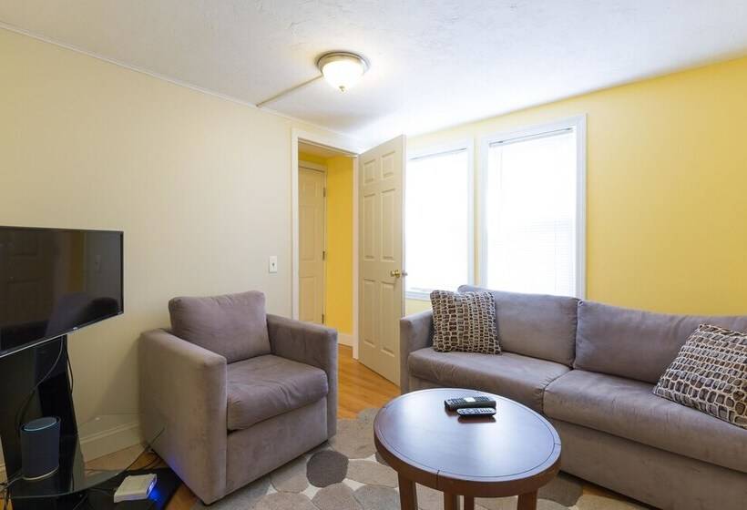 Kendall Square Apartments By Next Star