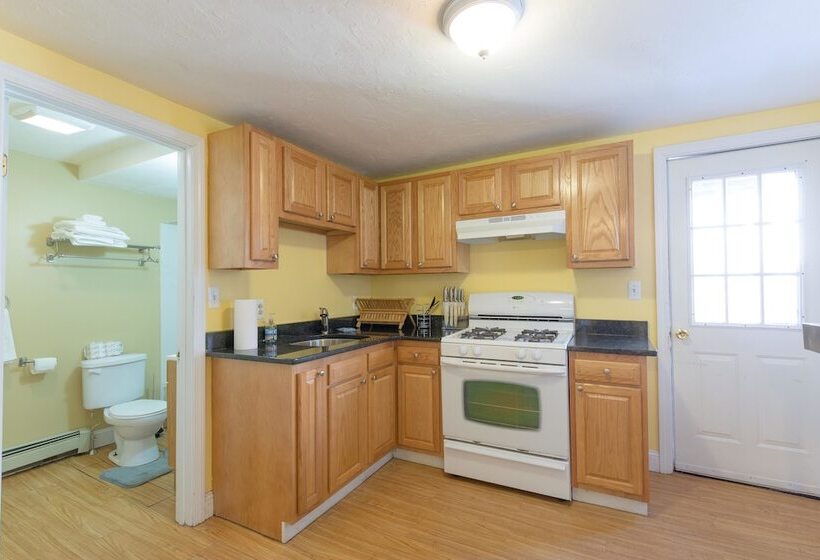 Kendall Square Apartments By Next Star