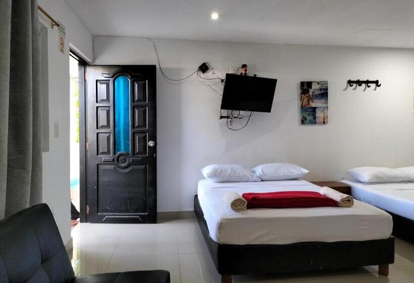 Пансион Posada Miss Joyce House