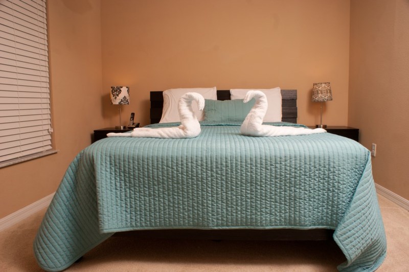 Townhome With Community Pool & Tennis  3 Br Townhouse