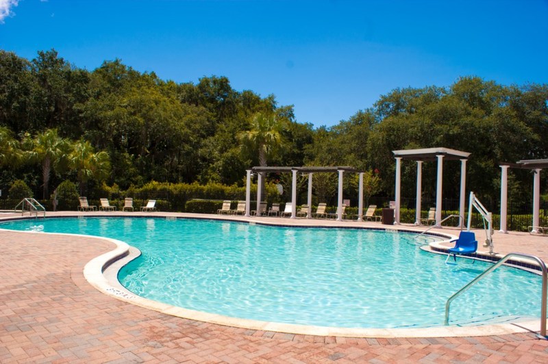 Townhome With Community Pool & Tennis  3 Br Townhouse