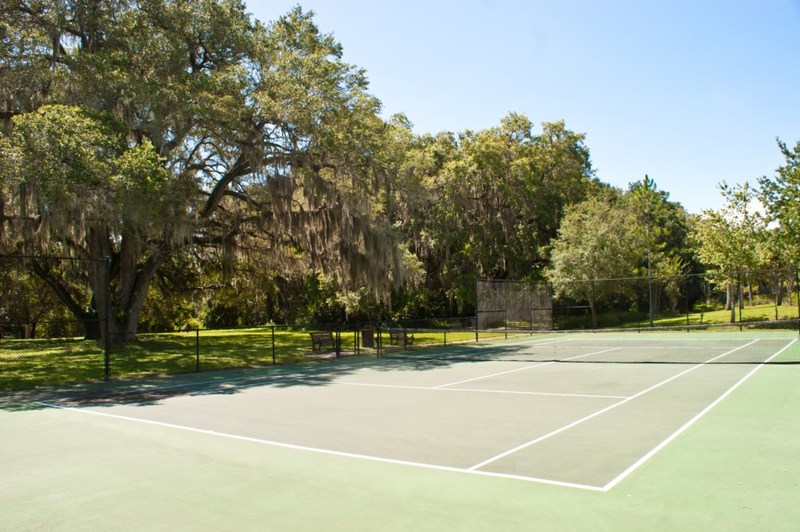 Townhome With Community Pool & Tennis  3 Br Townhouse