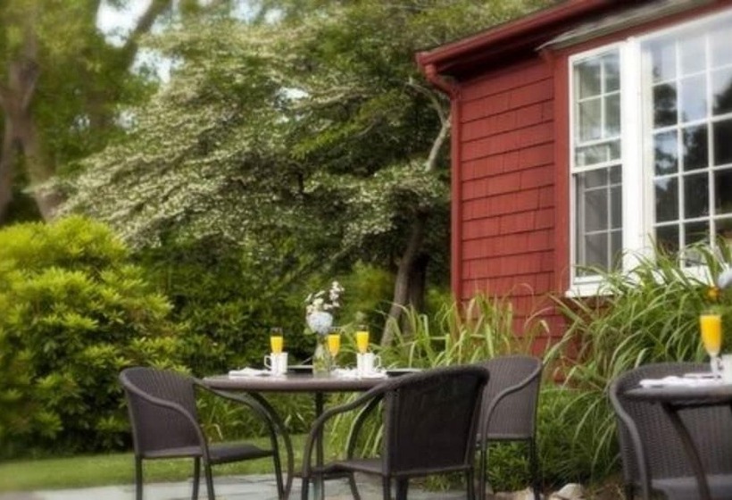 住宿加早餐  Woods Hole Passage Inn