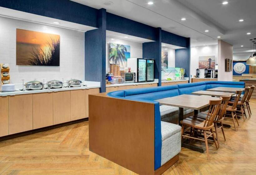 Fairfield Inn & Suites By Marriott Virginia Beach Oceanfront