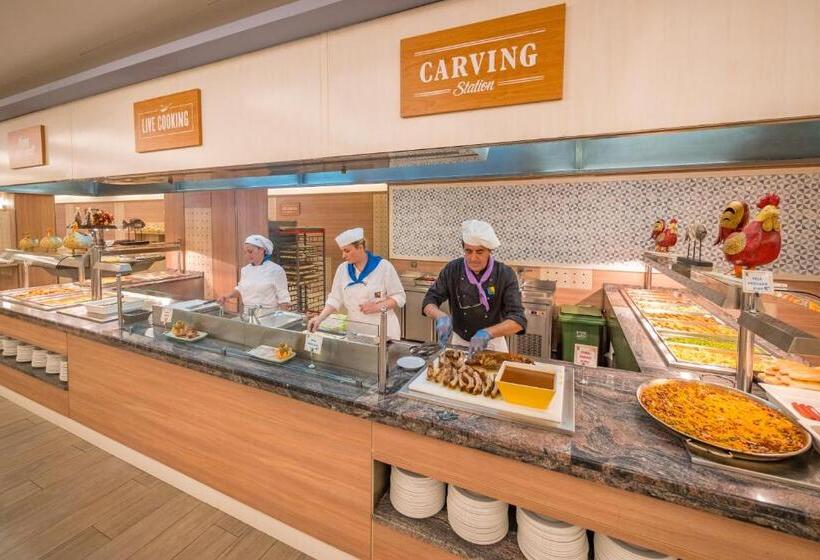 Golden Avenida Family Suites 4