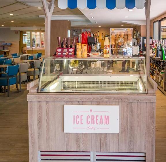 Golden Avenida Family Suites 4