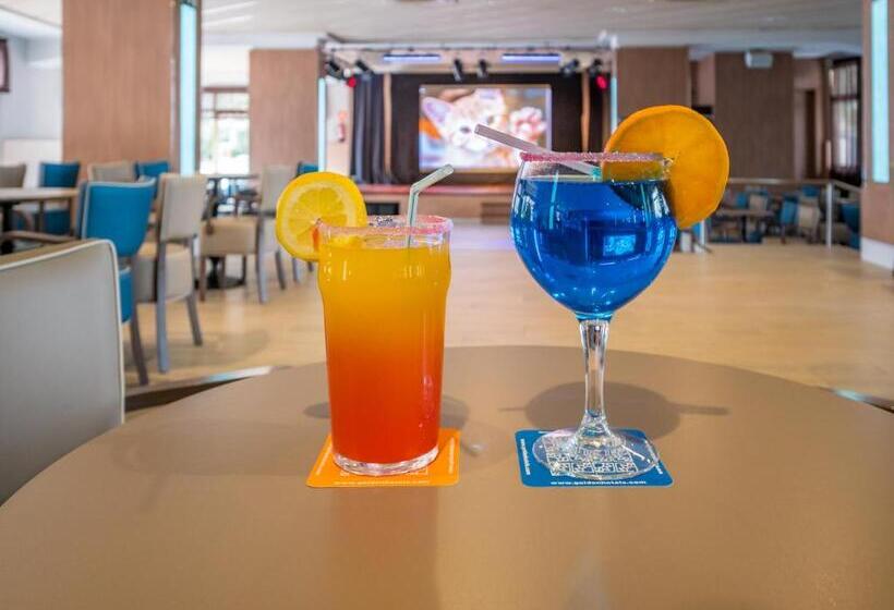 Golden Avenida Family Suites 4