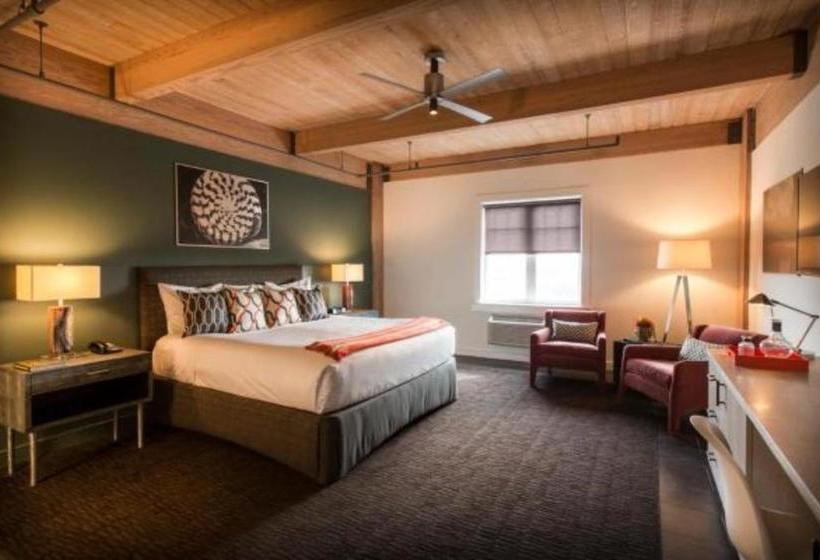 Отель Harbor House At Pier 21