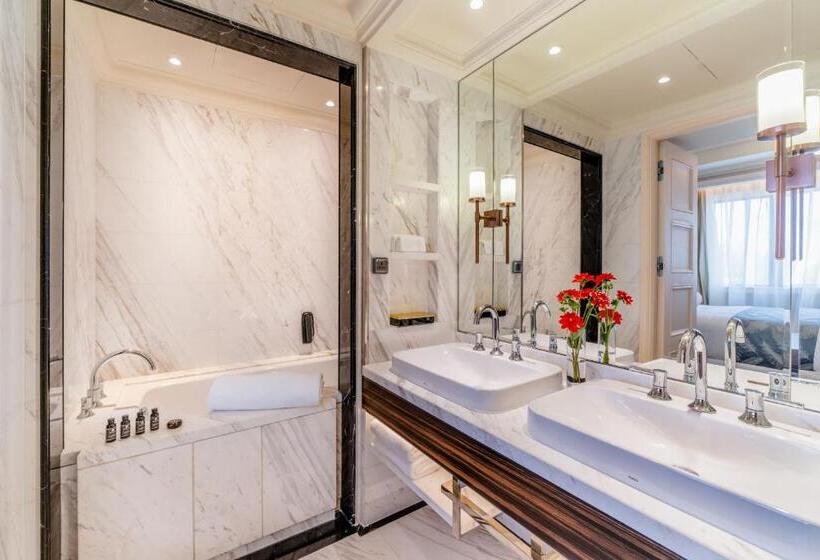 هتل Caravelle Saigon