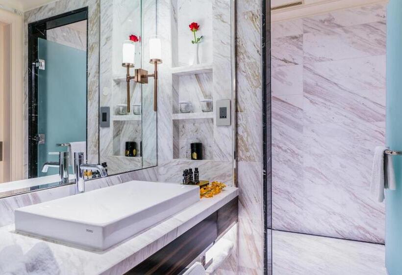 هتل Caravelle Saigon