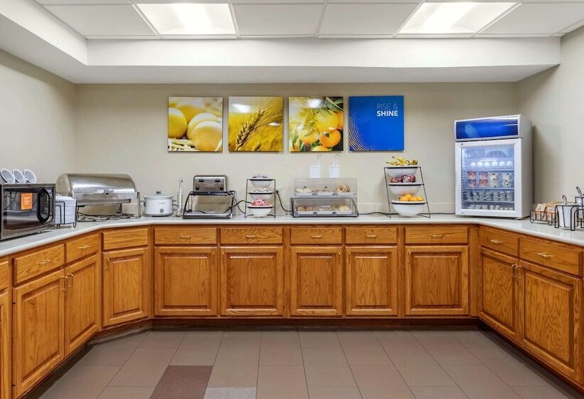 فندق Comfort Inn & Suites Airport