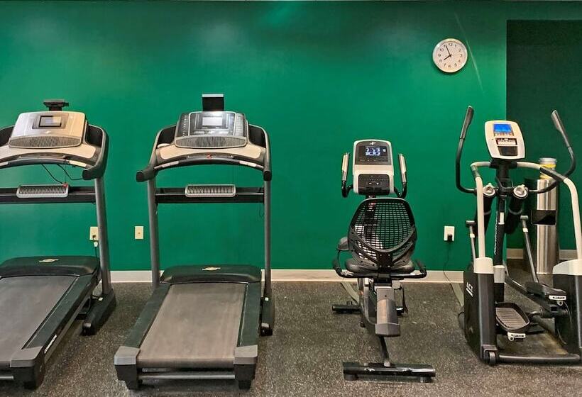 هتل Comfort Inn & Suites Columbus North