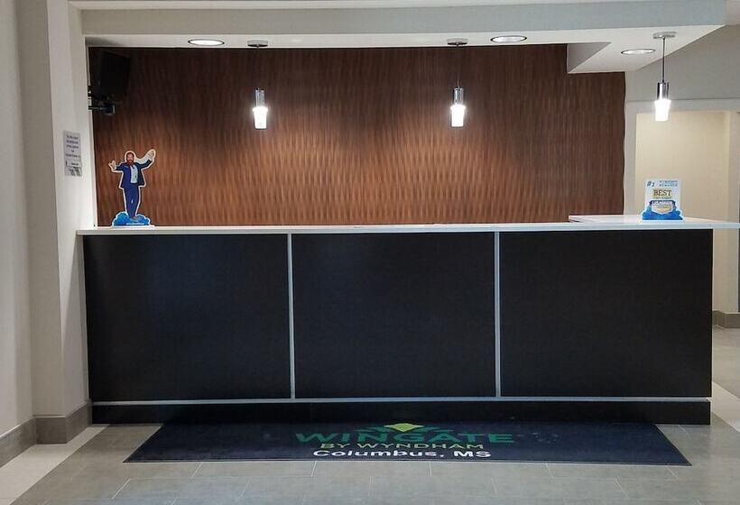 هتل Comfort Inn & Suites Columbus North