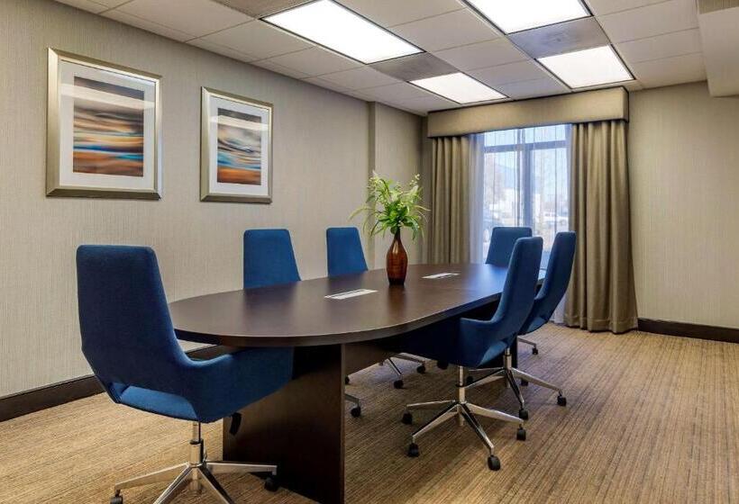 ホテル Comfort Suites Alpharetta Roswell   Atlanta Area