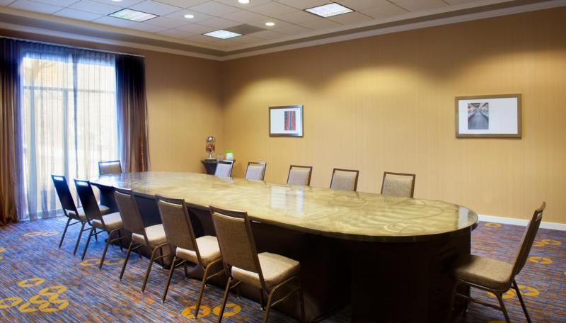 هتل Courtyard By Marriott Boston Billerica Bedford