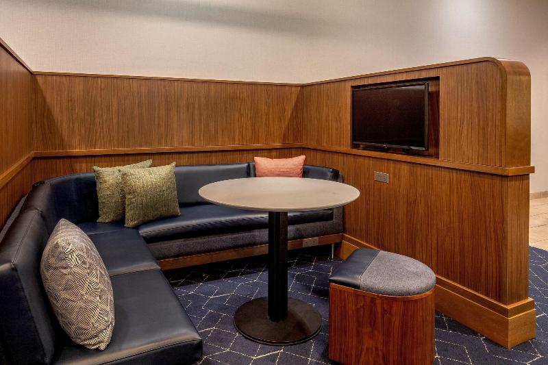 هتل Courtyard By Marriott Boston Billerica Bedford