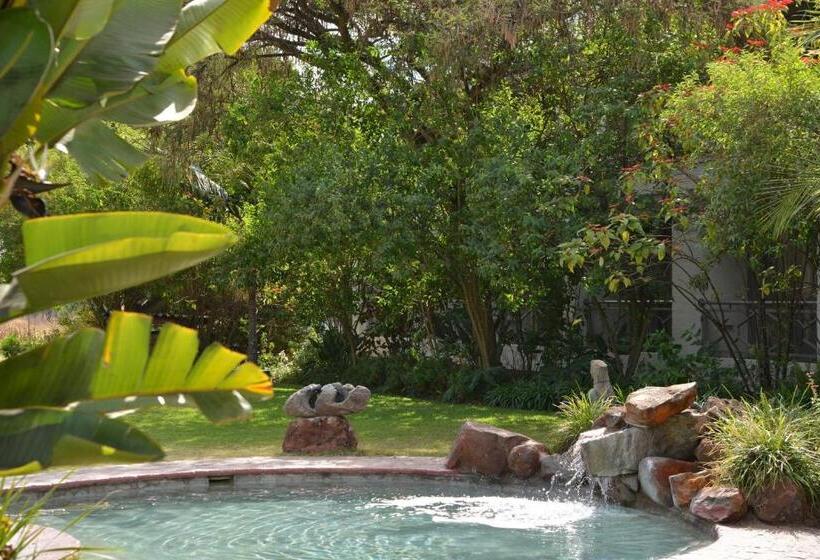 호텔 Cresta Lodge Harare