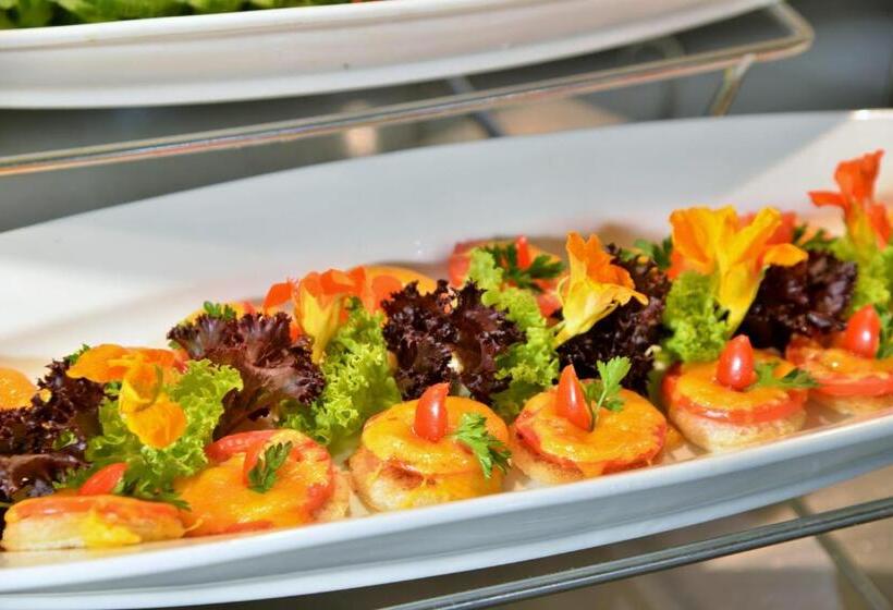 호텔 Cresta Lodge Harare