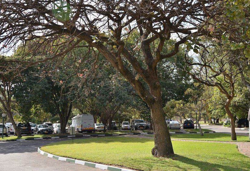 호텔 Cresta Lodge Harare