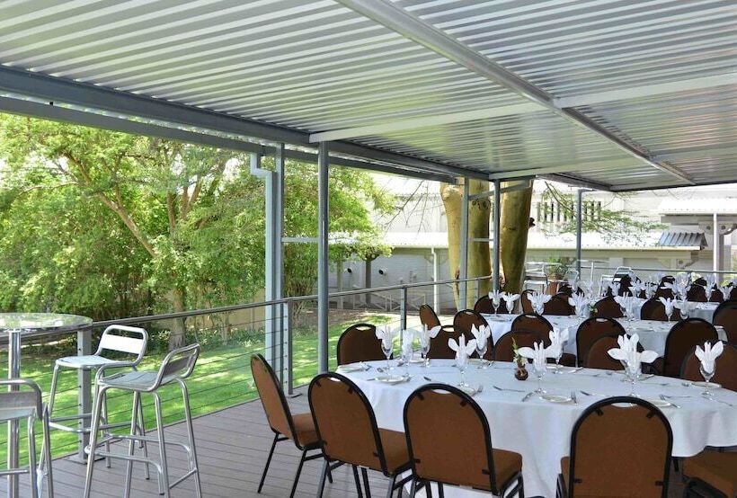 호텔 Cresta Lodge Harare